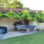 Avec Piscine Au Coeur De La Campagne Apartment *